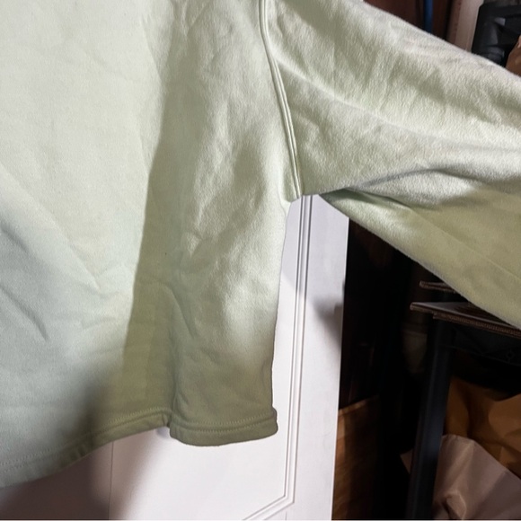 Universal Thread Cropped Crewneck Sweatshirt Pastel Green Size Small Oversized - Picture 6 of 8